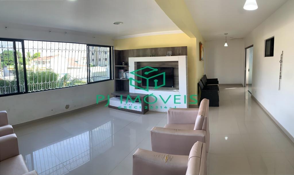 Casa à venda com 5 quartos, 180m² - Foto 2