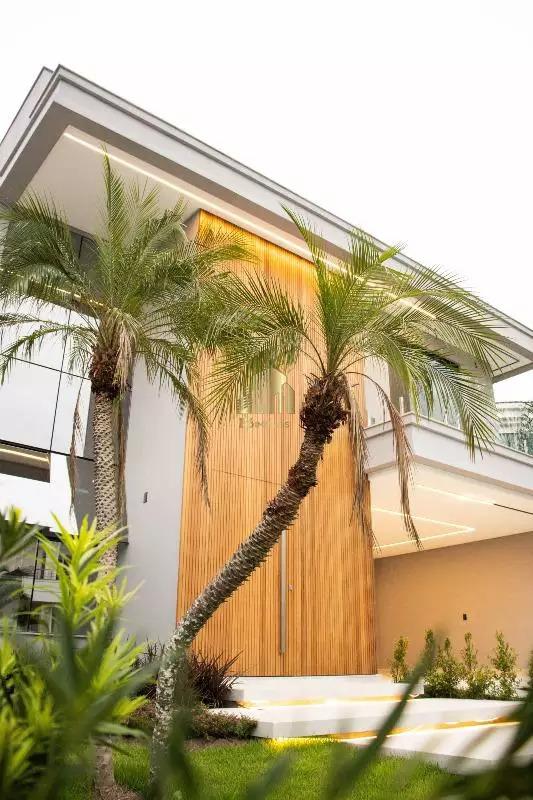 Casa de Condomínio à venda com 3 quartos, 297m² - Foto 2