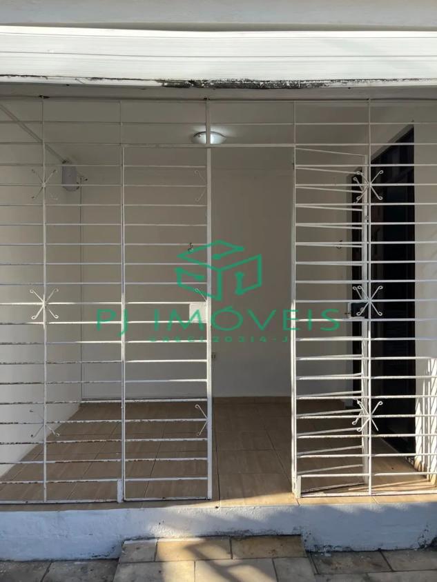 Casa à venda com 3 quartos, 200m² - Foto 3