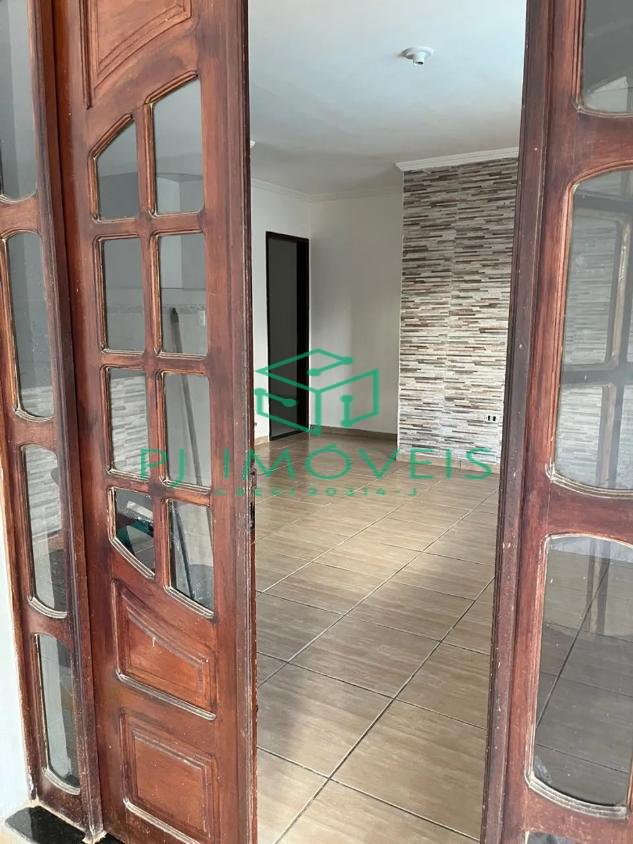 Casa à venda com 3 quartos, 200m² - Foto 4