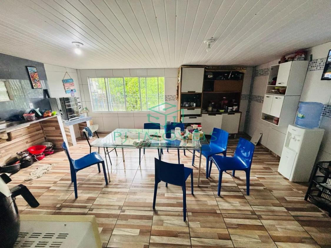 Casa à venda com 5 quartos, 250m² - Foto 2