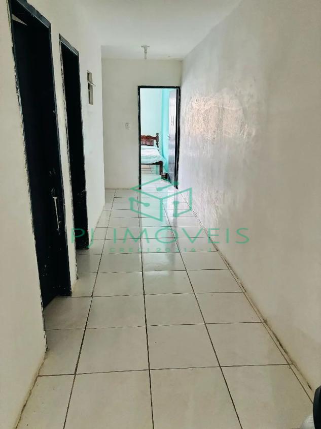 Casa à venda com 5 quartos, 250m² - Foto 3