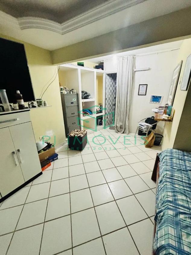 Casa à venda com 5 quartos, 250m² - Foto 4