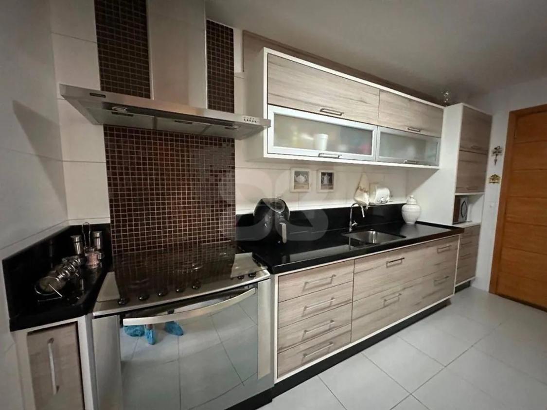 Apartamento à venda com 3 quartos, 150m² - Foto 15