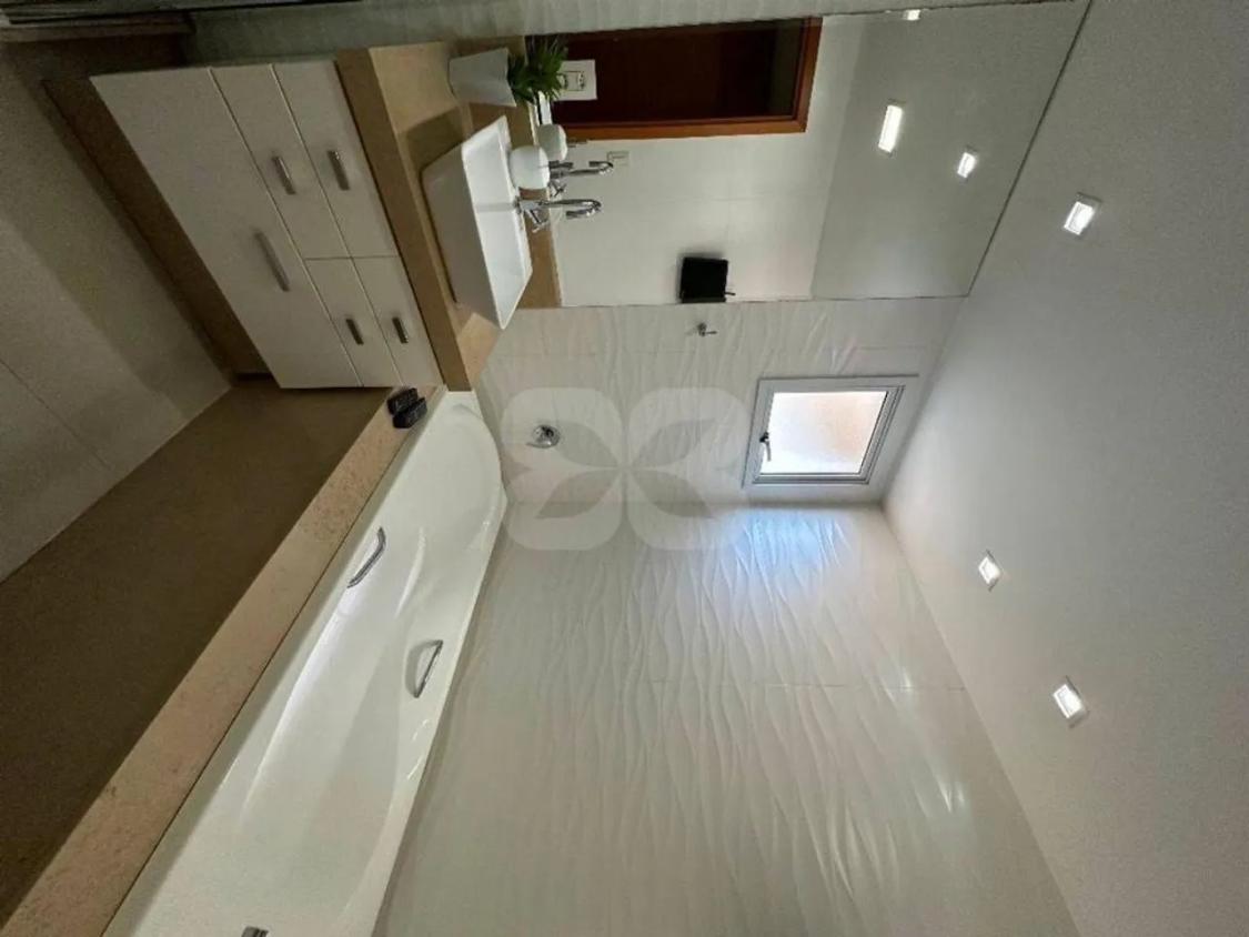 Apartamento à venda com 3 quartos, 150m² - Foto 5