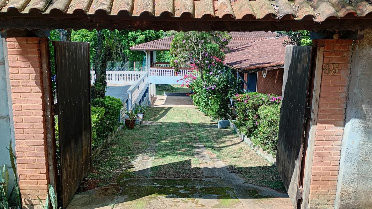 Chácara à venda com 3 quartos, 900m² - Foto 1