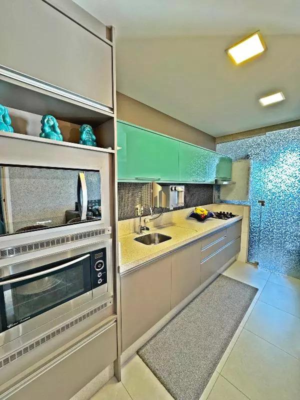 Apartamento à venda com 3 quartos, 125m² - Foto 2