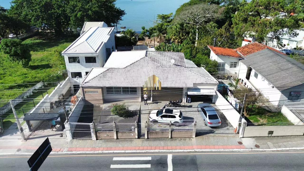 Prédio Inteiro para alugar com 4 quartos, 300m² - Foto 1