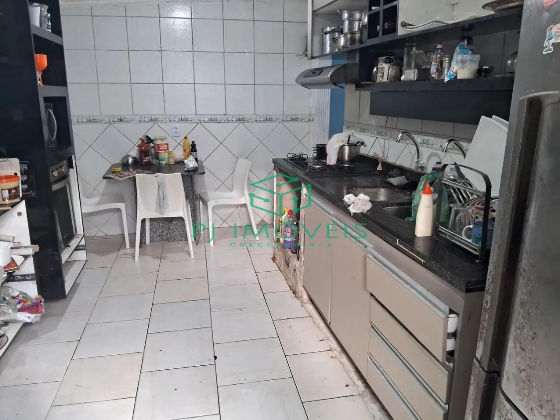 Casa à venda com 4 quartos, 175m² - Foto 14