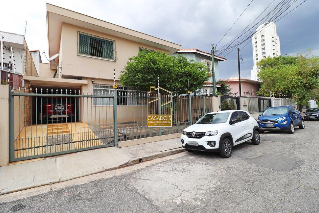 Venda ou Locação de Sobrado de 4 Quartos no Campo Belo