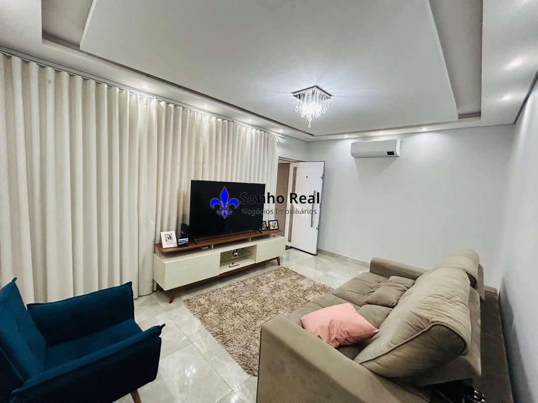 Casa à venda com 2 quartos, 110m² - Foto 1