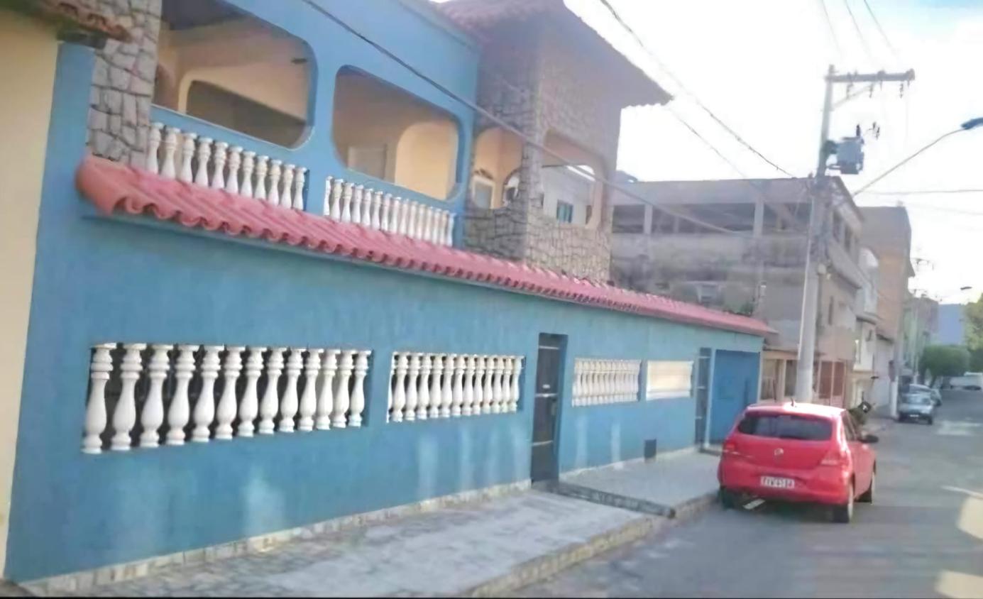 Casa à venda com 6 quartos, 648m² - Foto 1