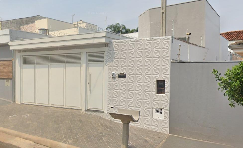 Casa à venda com 3 quartos, 107m² - Foto 1