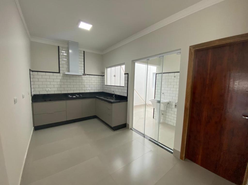 Casa à venda com 3 quartos, 107m² - Foto 4