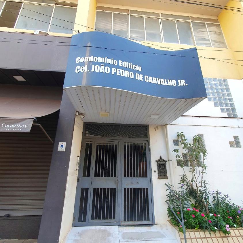 Apartamento à venda com 2 quartos, 107m² - Foto 2