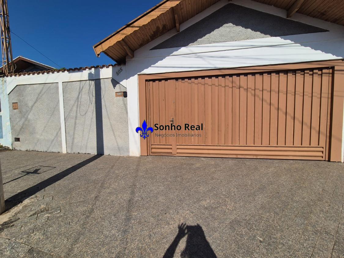 Casa à venda com 3 quartos, 139m² - Foto 1