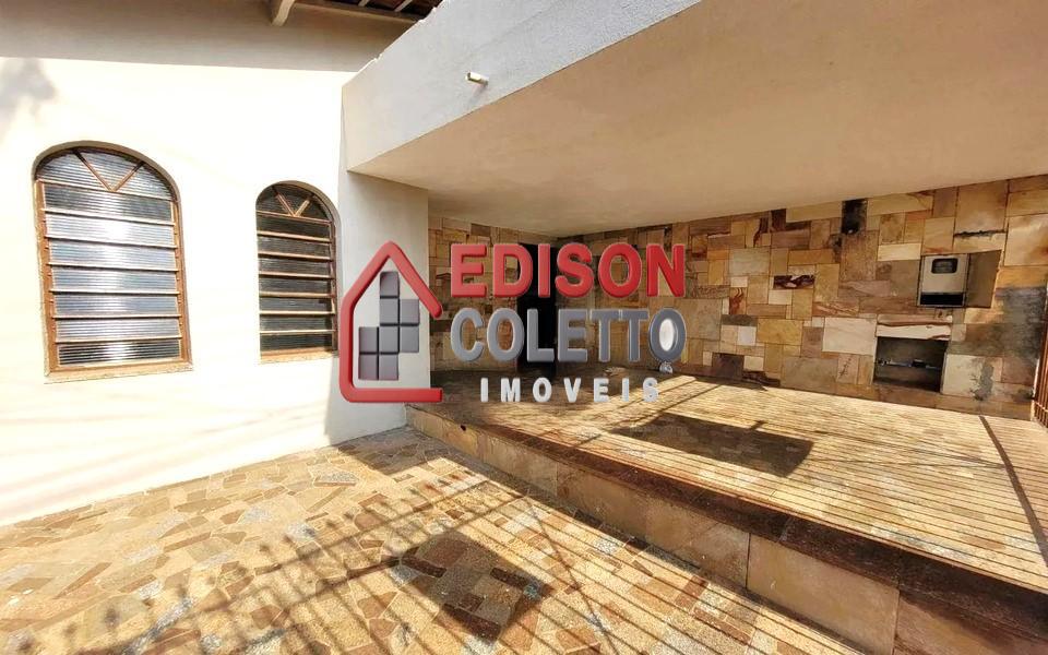 Casa para alugar com 3 quartos, 121m² - Foto 2