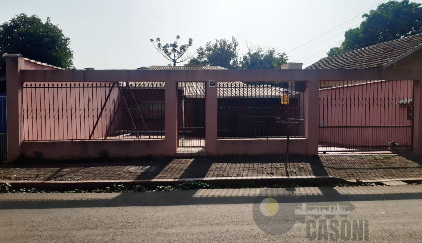 Casa à venda com 2 quartos, 89m² - Foto 1