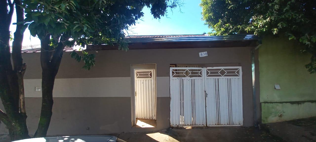 Casa à venda com 3 quartos, 128m² - Foto 1