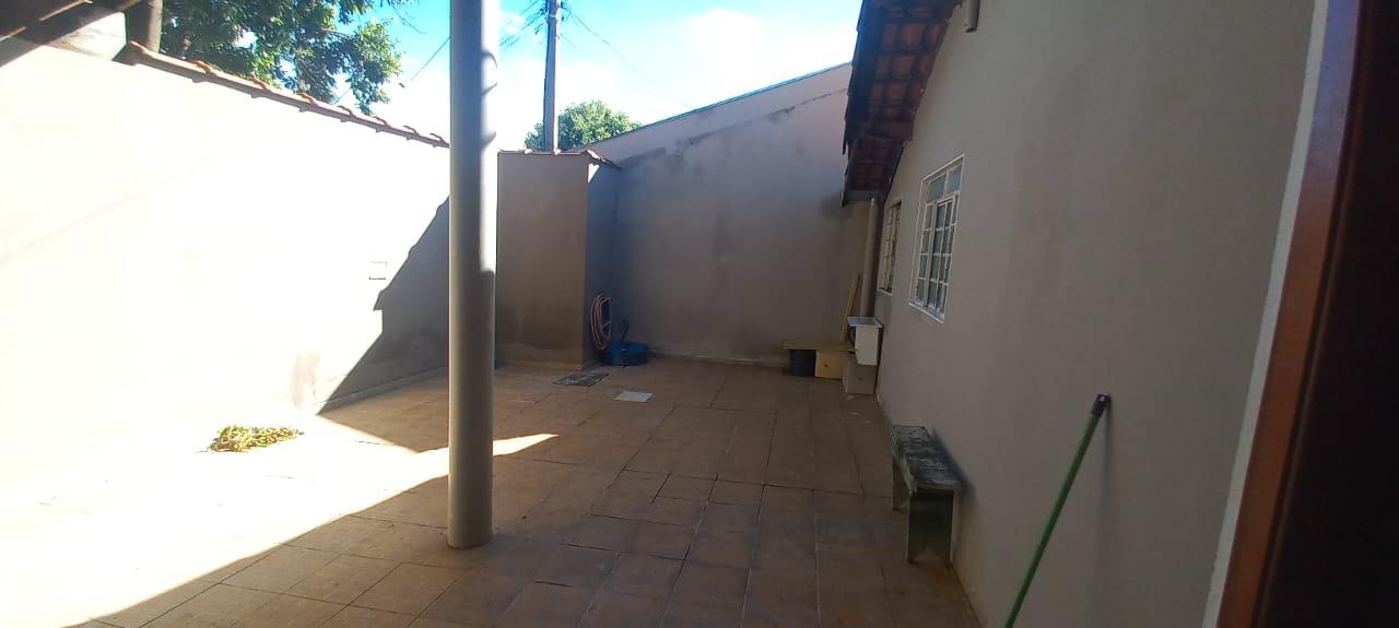 Casa à venda com 3 quartos, 128m² - Foto 2