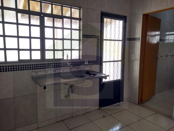 Casa à venda com 2 quartos, 200m² - Foto 10
