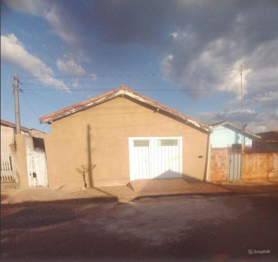 Casa à venda com 2 quartos, 76m² - Foto 1