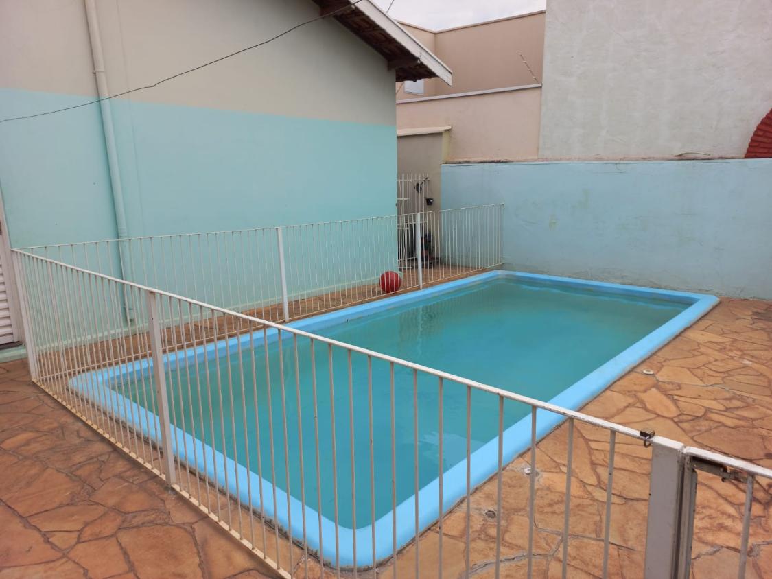 Casa à venda com 3 quartos, 292m² - Foto 2