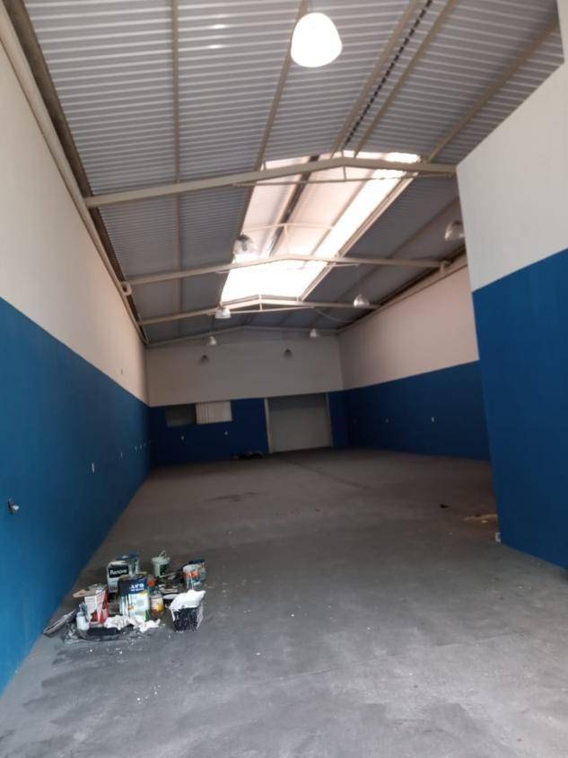 Depósito-Galpão-Armazém à venda, 300m² - Foto 4
