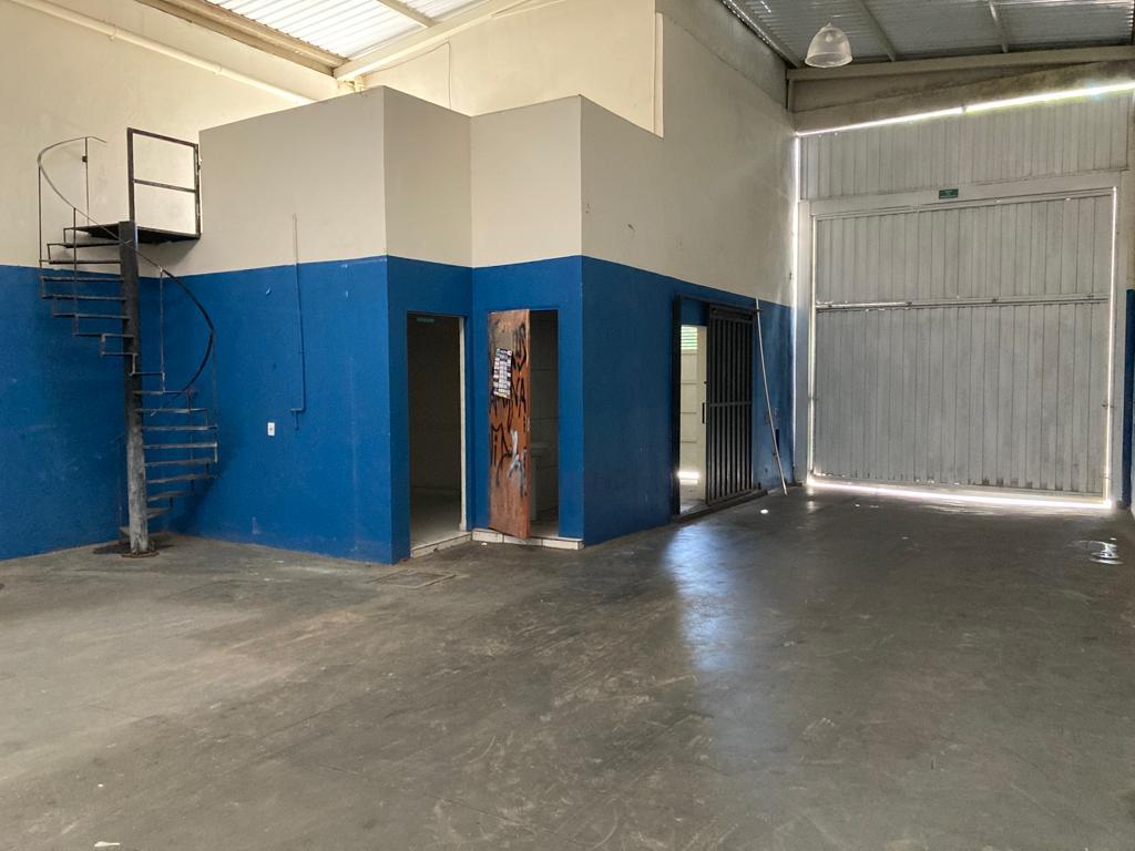 Depósito-Galpão-Armazém à venda, 300m² - Foto 5
