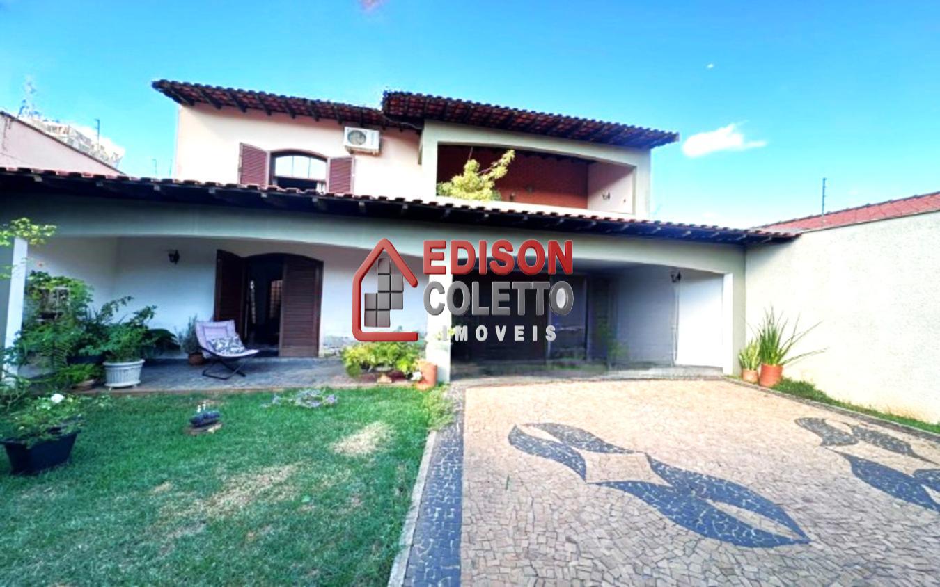Casa à venda com 3 quartos, 336m² - Foto 1