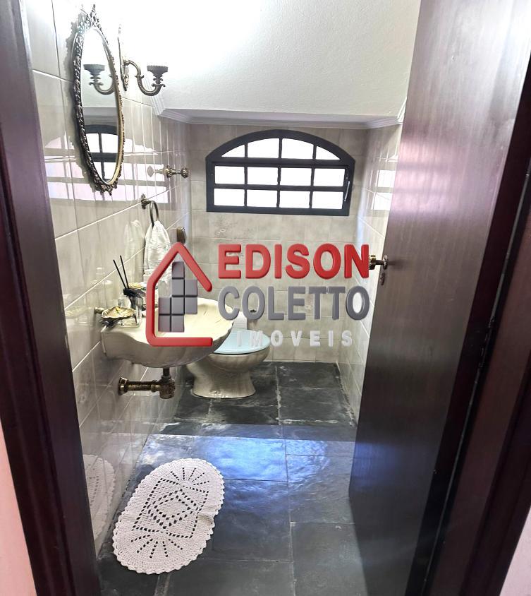 Casa à venda com 3 quartos, 336m² - Foto 11