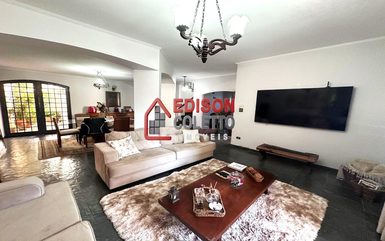 Casa à venda com 3 quartos, 336m² - Foto 5
