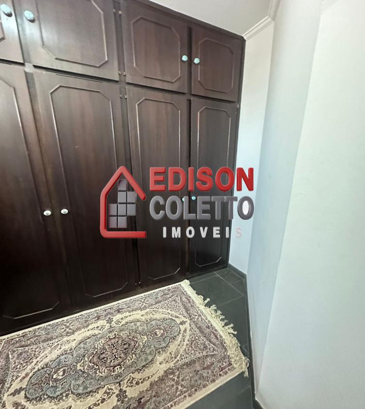 Casa à venda com 3 quartos, 336m² - Foto 25