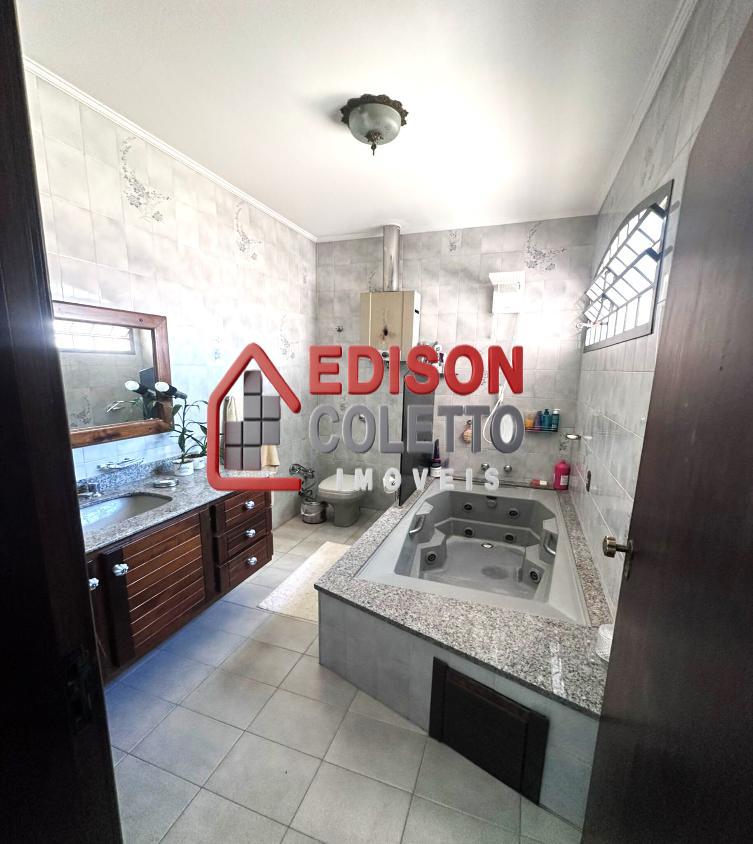 Casa à venda com 3 quartos, 336m² - Foto 30