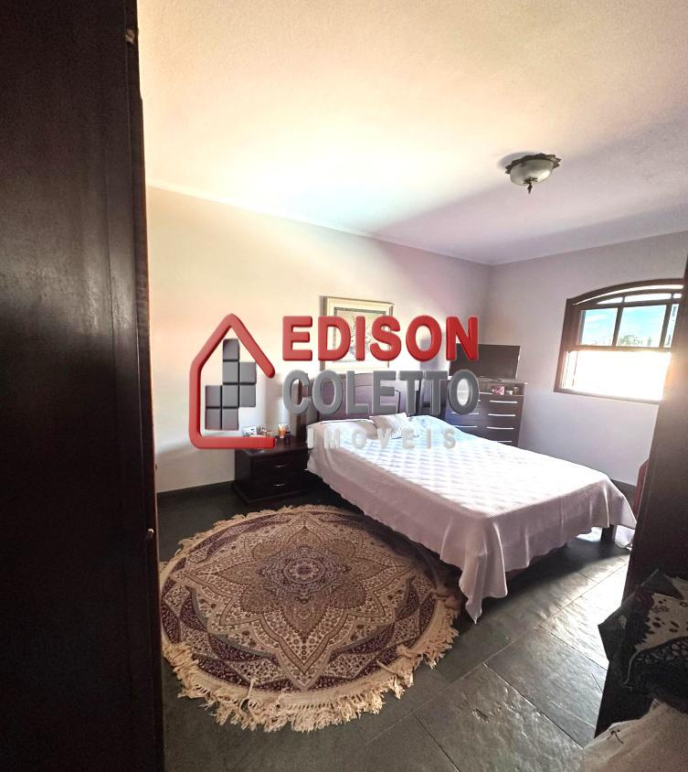 Casa à venda com 3 quartos, 336m² - Foto 32