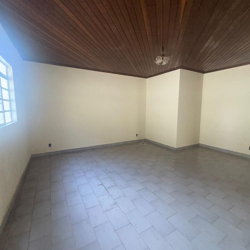 Casa à venda com 3 quartos, 254m² - Foto 3