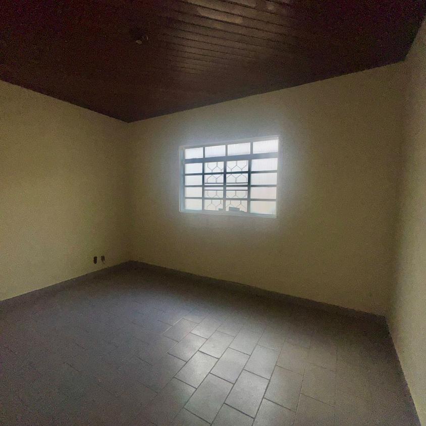 Casa à venda com 3 quartos, 254m² - Foto 4