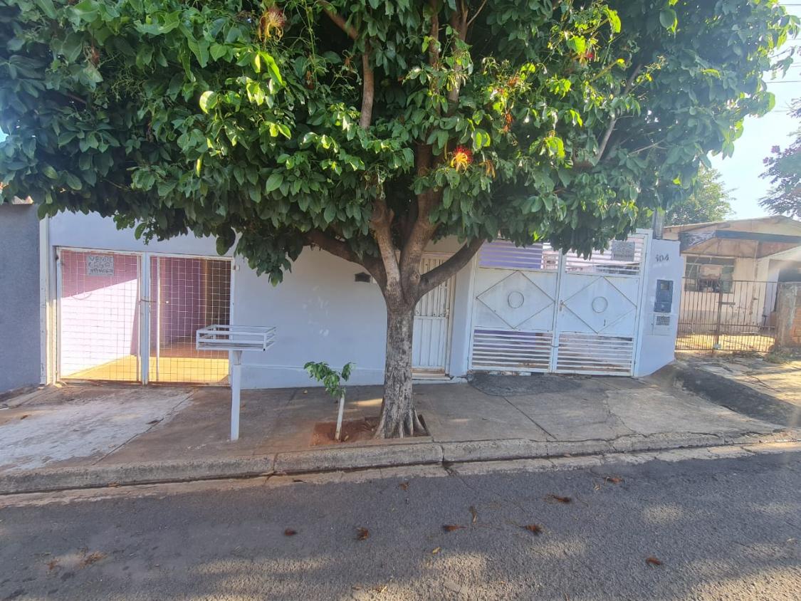 Casa à venda com 2 quartos, 106m² - Foto 1