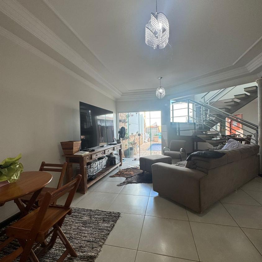 Casa à venda com 3 quartos, 322m² - Foto 3