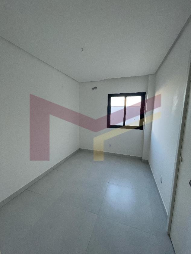 Casa à venda com 3 quartos, 132m² - Foto 4