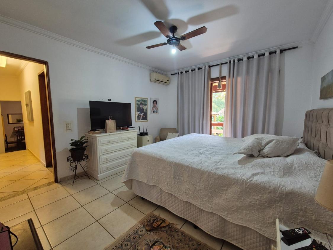 Chácara à venda com 3 quartos, 1040m² - Foto 13