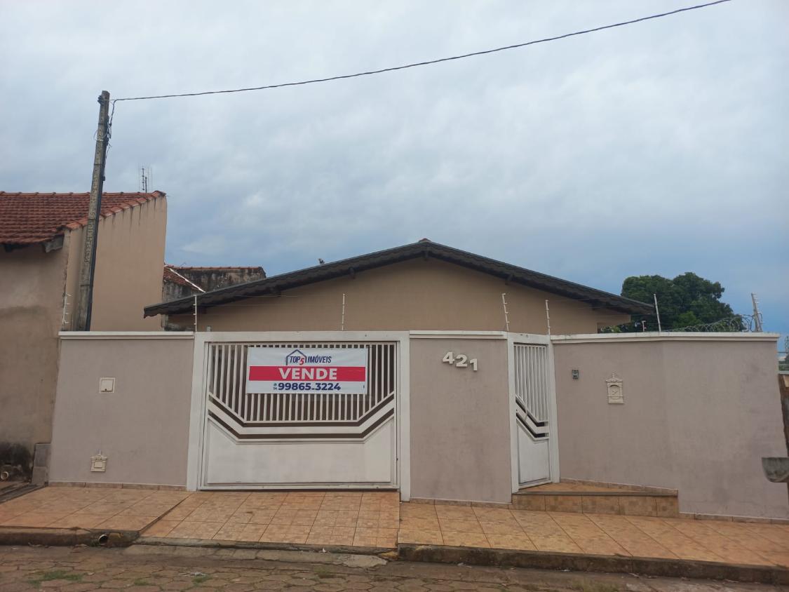 Casa, 4 quartos, 240 m² - Foto 1