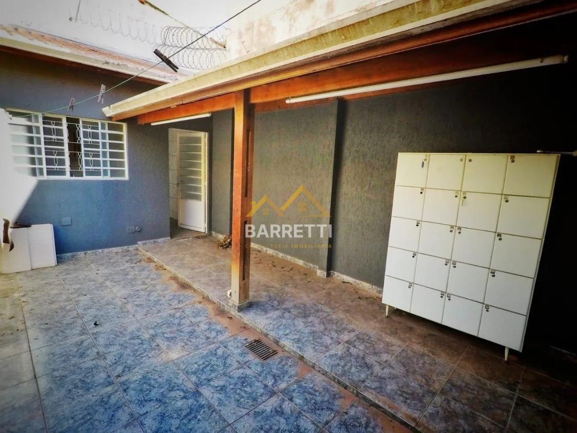 Casa à venda e aluguel com 5 quartos, 195m² - Foto 1
