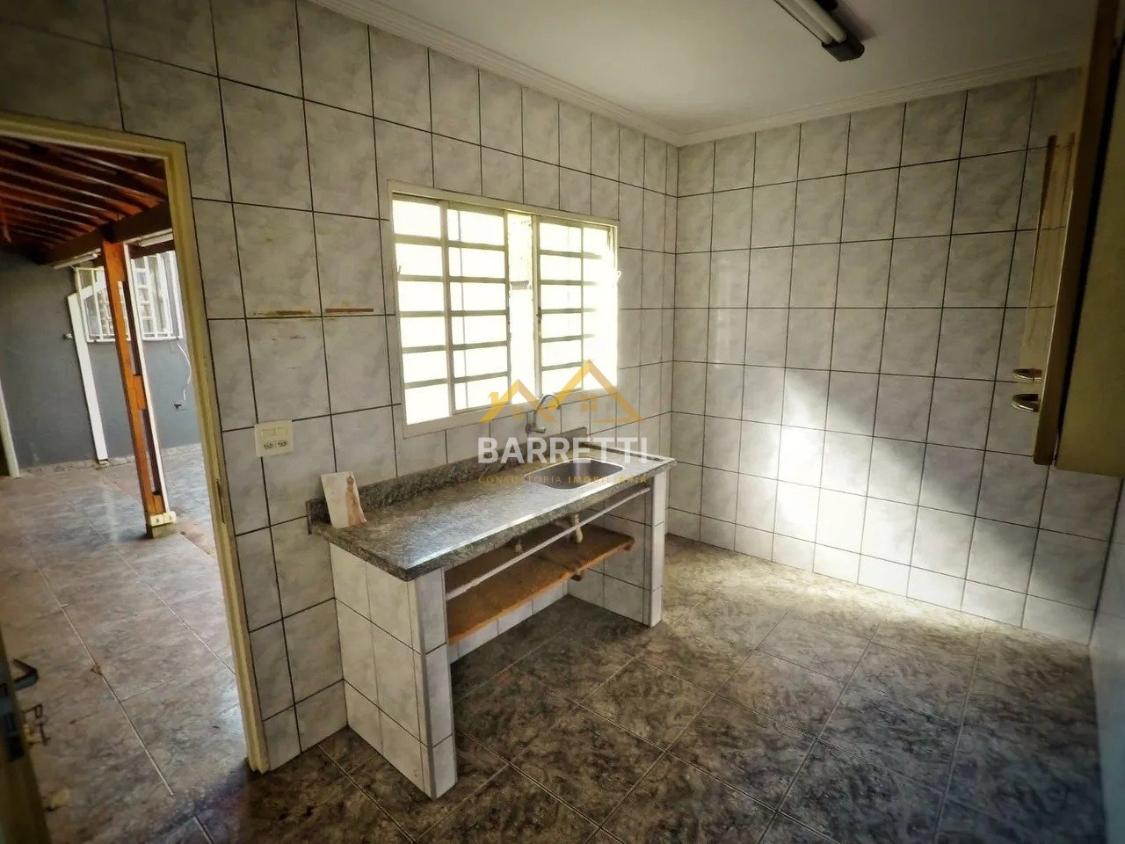 Casa à venda e aluguel com 5 quartos, 195m² - Foto 2