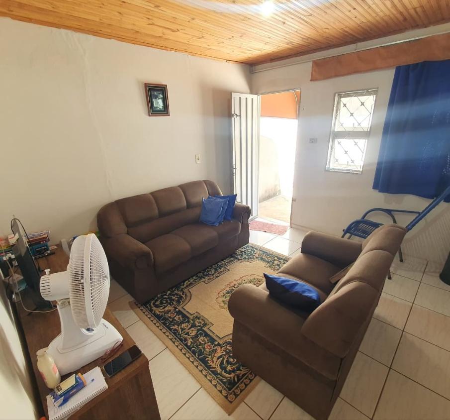 Casa à venda com 2 quartos, 94m² - Foto 1