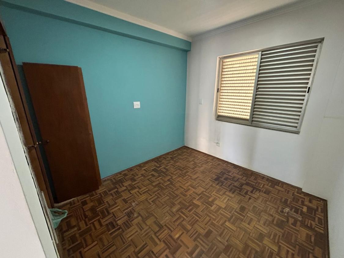 Apartamento à venda com 2 quartos, 81m² - Foto 2