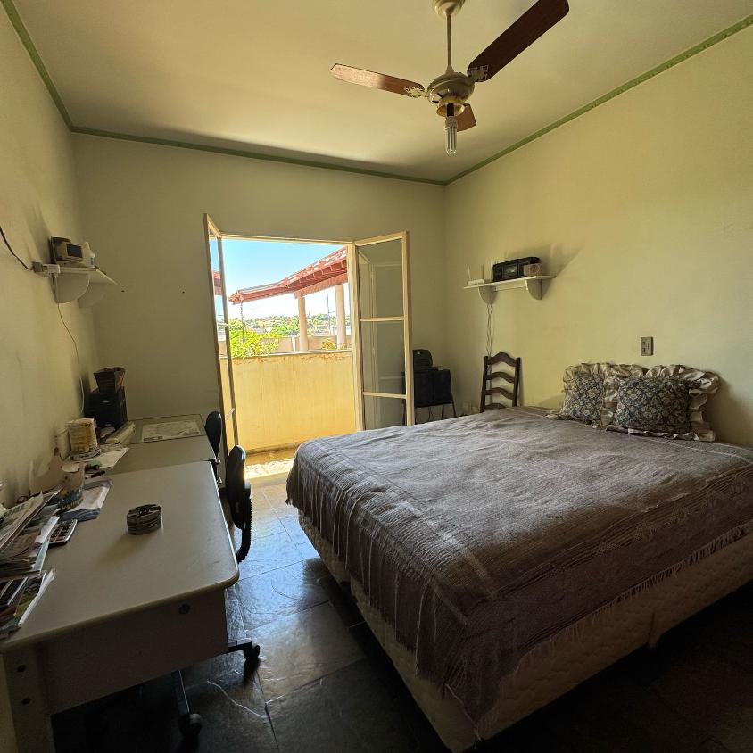 Sobrado à venda com 3 quartos, 299m² - Foto 2