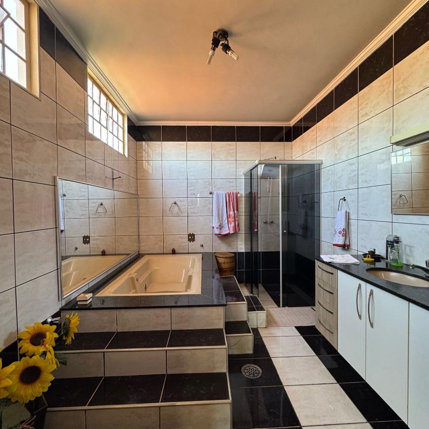 Sobrado à venda com 3 quartos, 299m² - Foto 5
