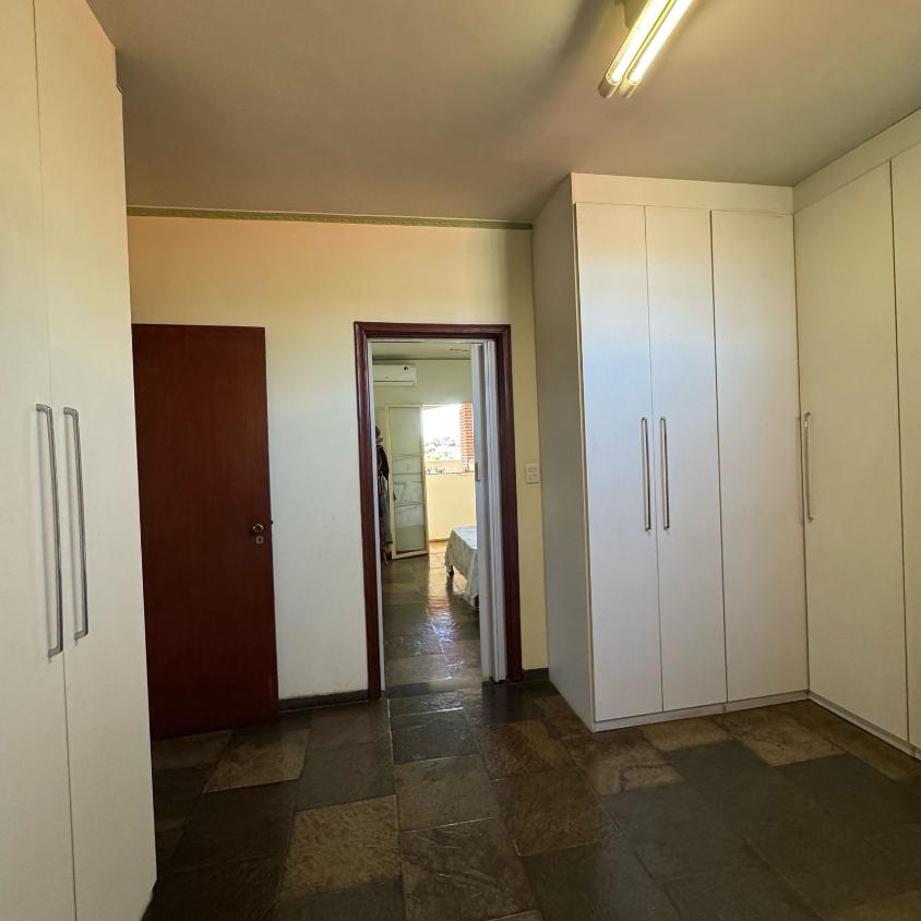 Sobrado à venda com 3 quartos, 299m² - Foto 6