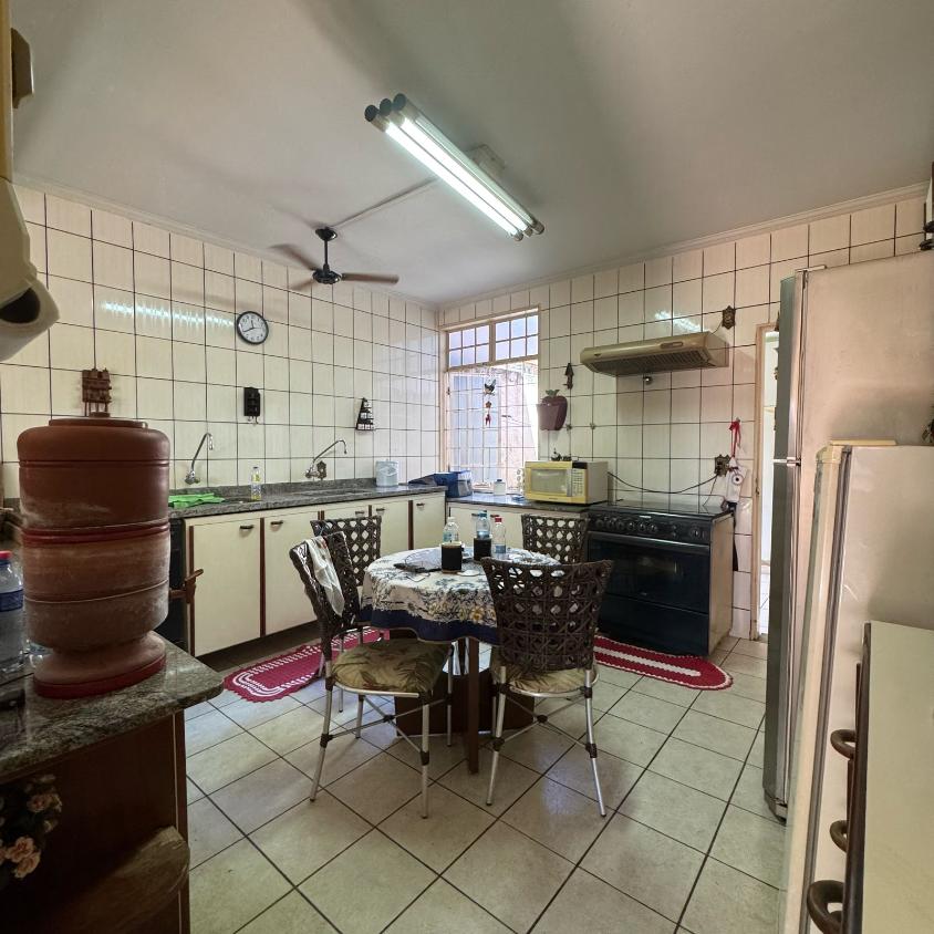Sobrado à venda com 3 quartos, 299m² - Foto 10
